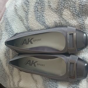 AK sport gray shoes with buckle